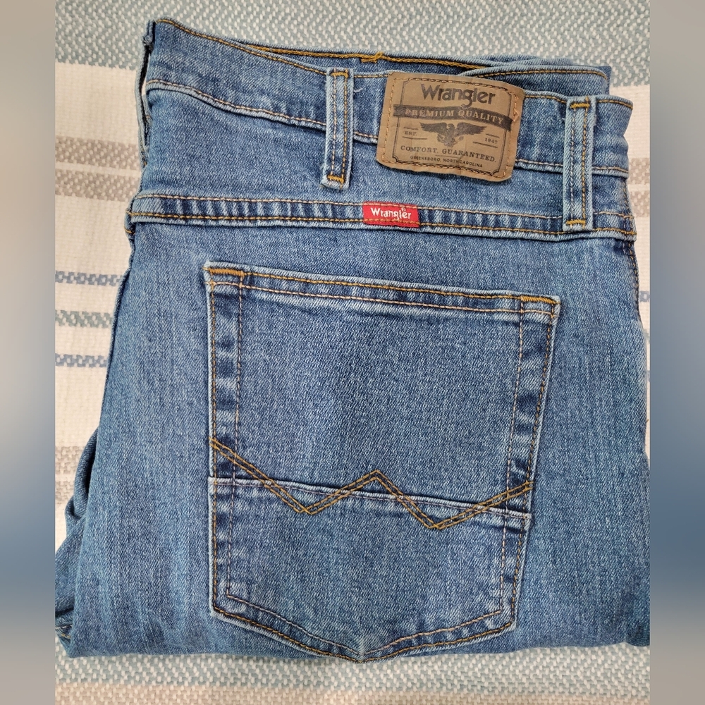 Wrangler Classic Denim Men's Jeans 36 X 32 Slim Straight Fit